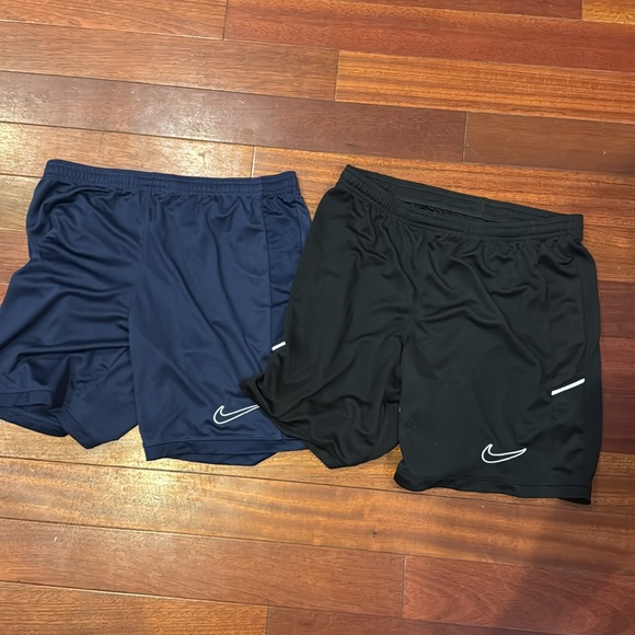 Pair of two Nike athletic shorts dry fit, slim fit - Picture 5 of 5